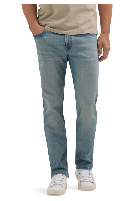 Wrangler Men’s Slim Straight Fit Jeans with Stretch