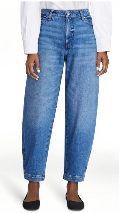 Free Assembly Women's Mid Rise Wide Hem Barrel Jeans, 28" Inseam