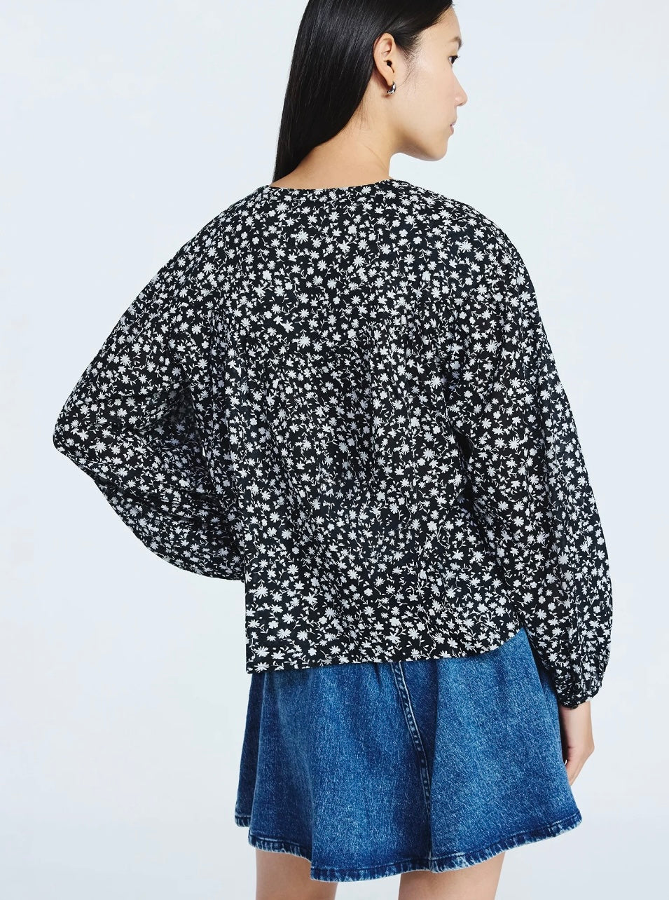 Scoop Women's Flowy Cotton Blouse with Long Sleeves
