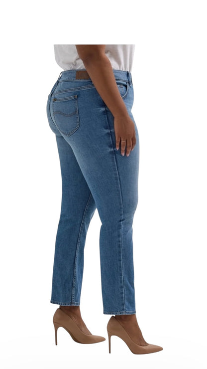 Lee Women’s Plus Midrise Relaxed Fit Straight Leg Jean