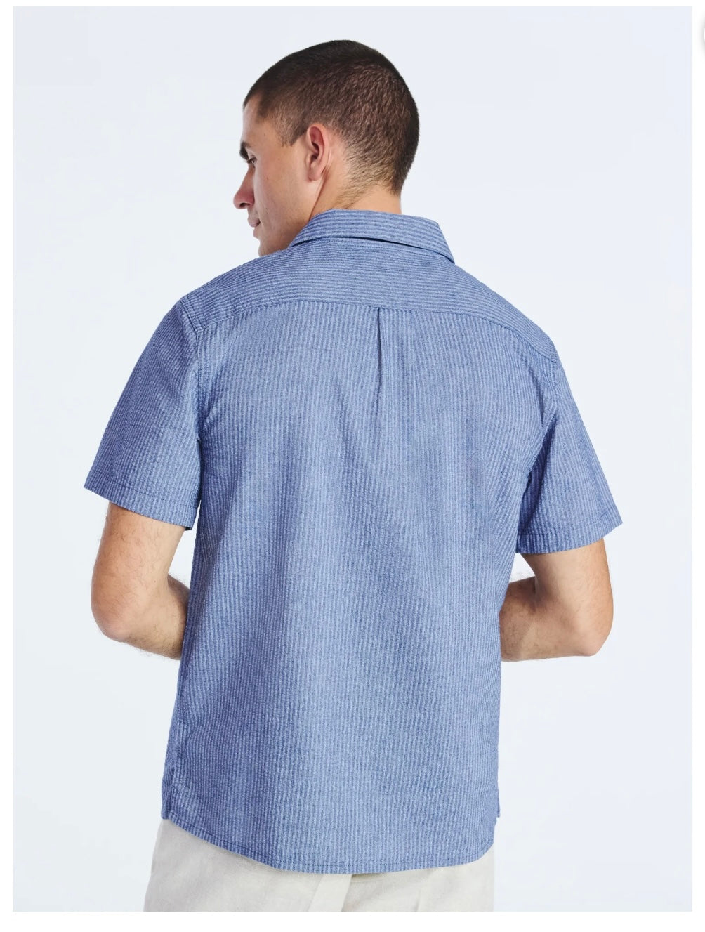 Free Assembly Men's Button Front Seersucker Shirt with Short Sleeves