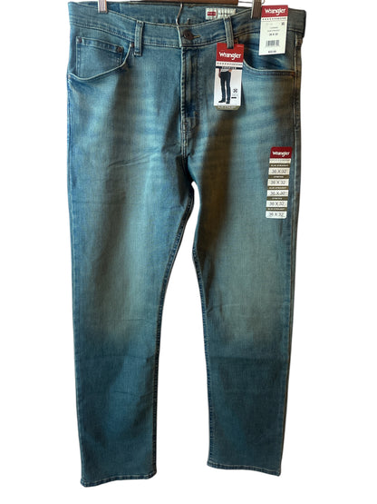 Wrangler Men’s Slim Straight Fit Jeans with Stretch