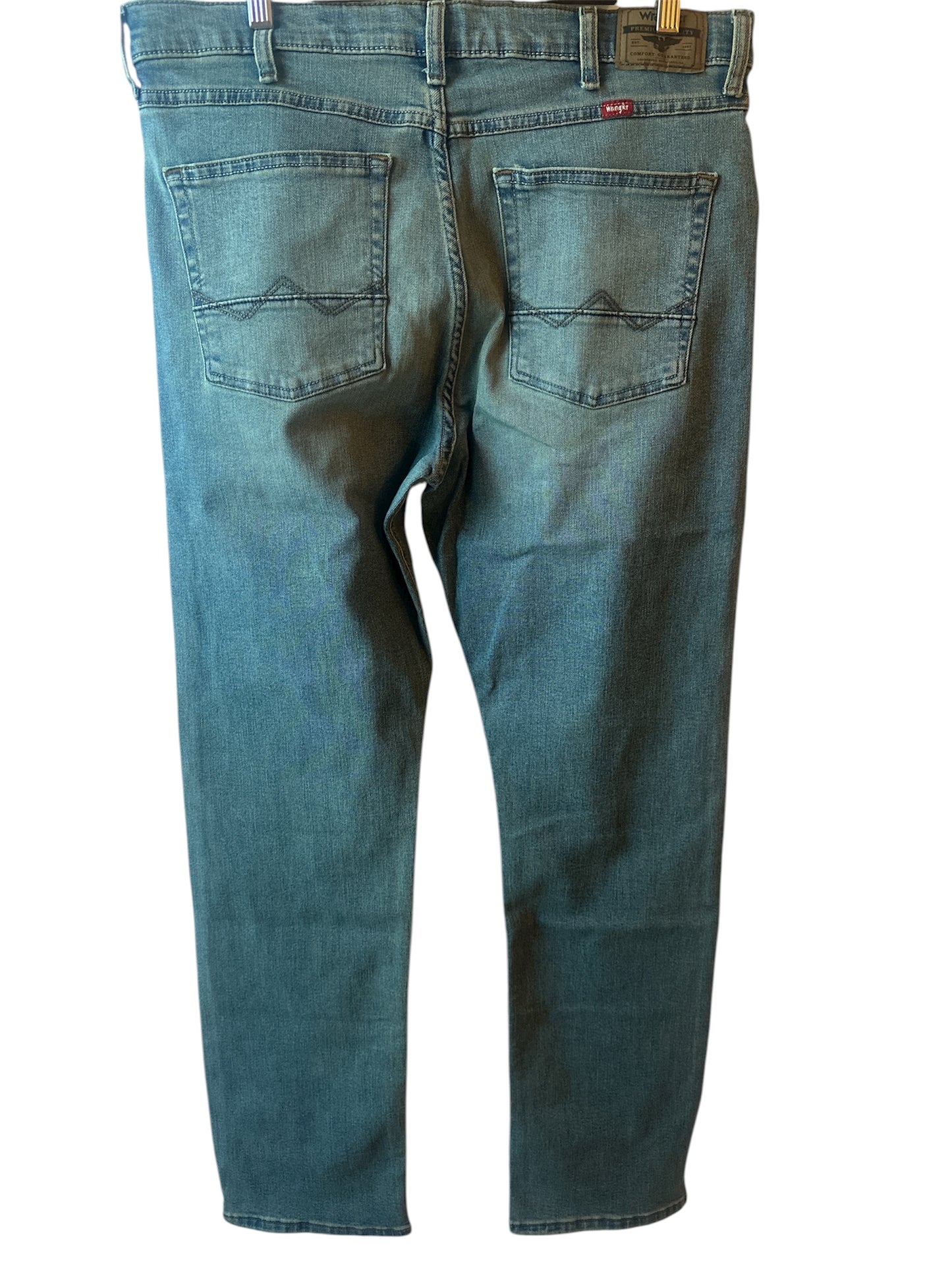 Wrangler Men’s Slim Straight Fit Jeans with Stretch
