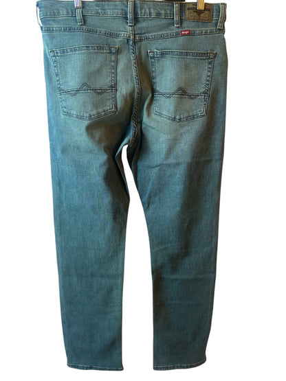 Wrangler Men’s Slim Straight Fit Jeans with Stretch