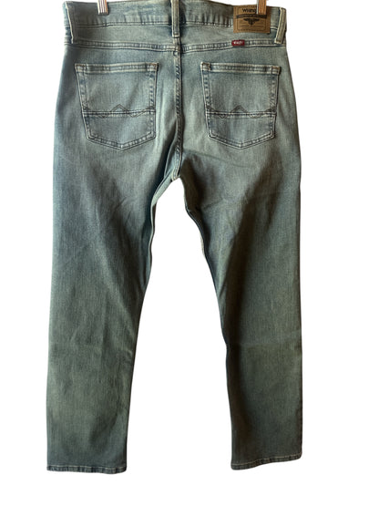 Wrangler Men’s Slim Straight Fit Jeans with Stretch