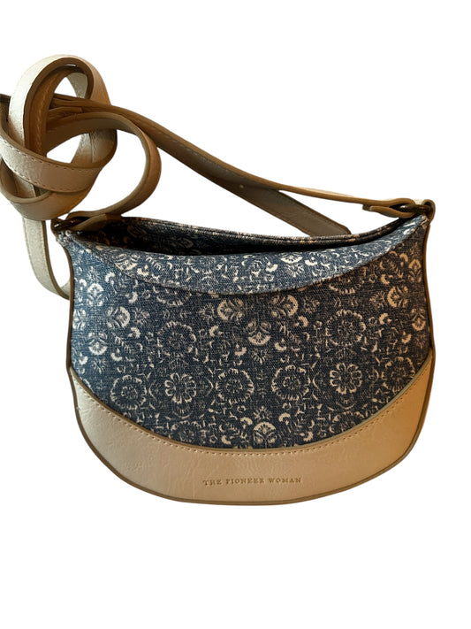 The Pioneer Woman Floral Denim Crossbody Bag, Women’s