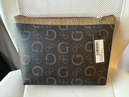 🧳 GUESS Oak Park Travel Makeup Case